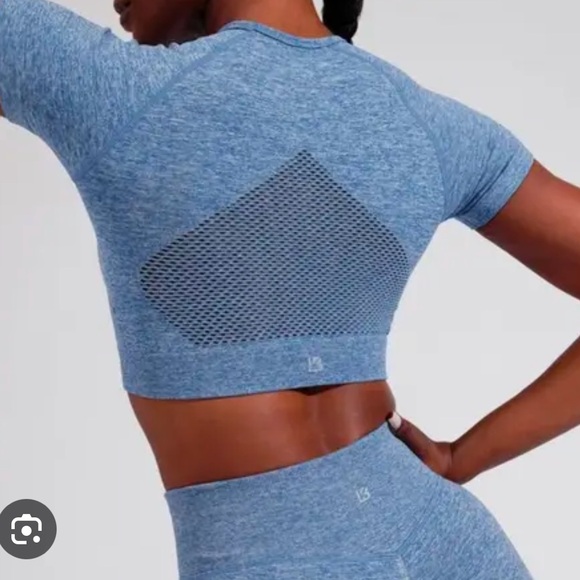 Bundle of 2 Buffbunny Recharge Seamless Crop tops Size S and M - Picture 5 of 5